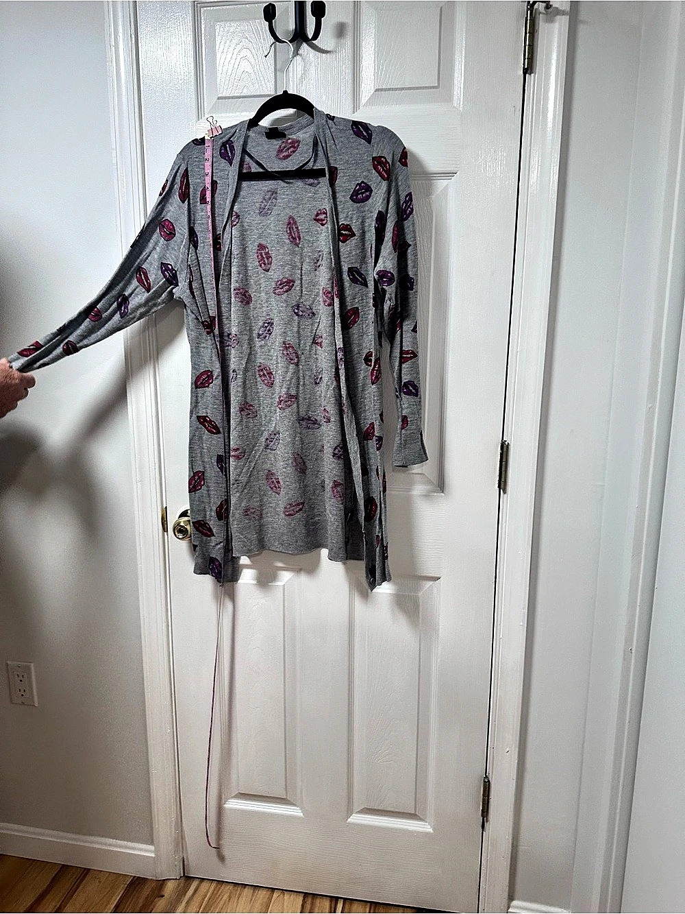 Torrid Light Heather Grey Lips Slub Boyfriend Cardigan Sweater Gray & Pink